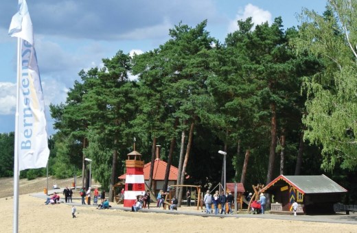 spielplatz Kinderspielplatz am Strand