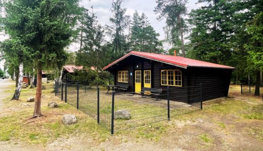 Außenansicht des Blockhauses